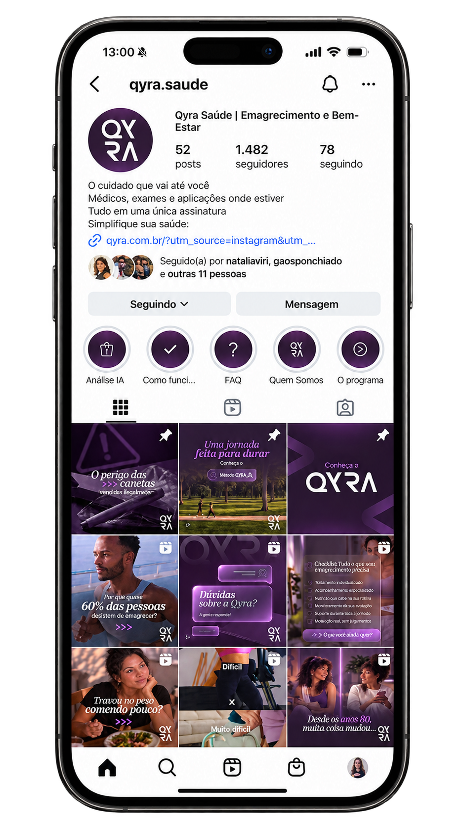 Perfil e feed da Qyra Saúde no Instagram vistos na tela de um celular